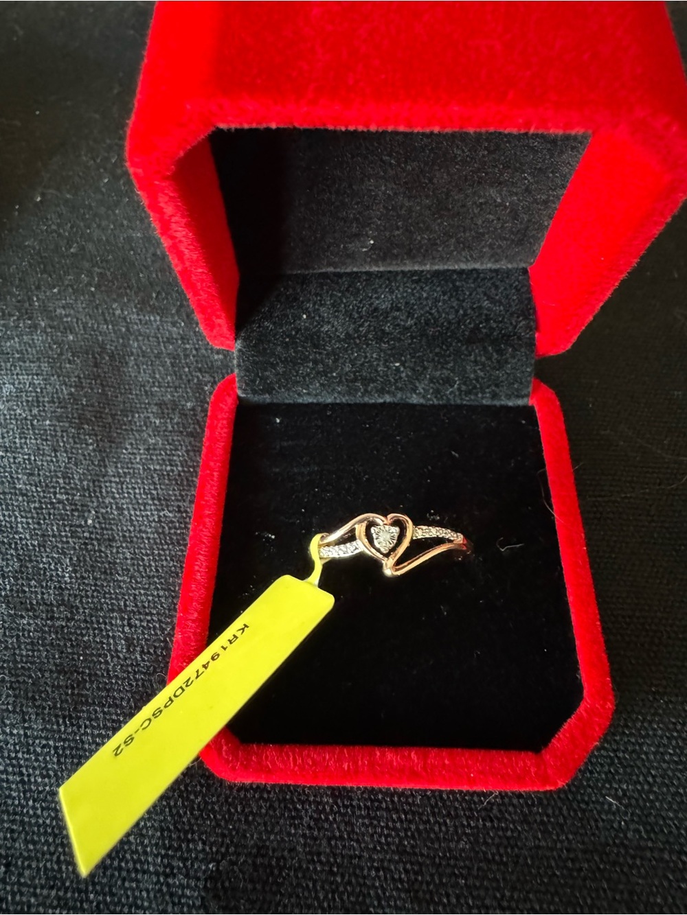 natural diamond heart ring in rose gold